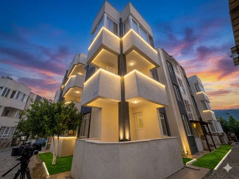 Akçay'da Satılık Daire, Doğa Manzaralı, 2 Balkonlu, Kombili